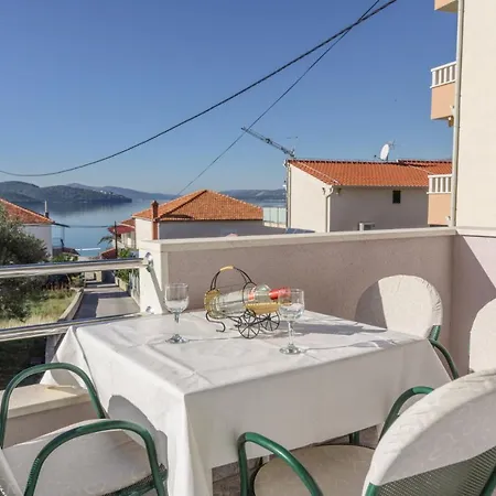 Meri Διαμέρισμα Τρογκίρ